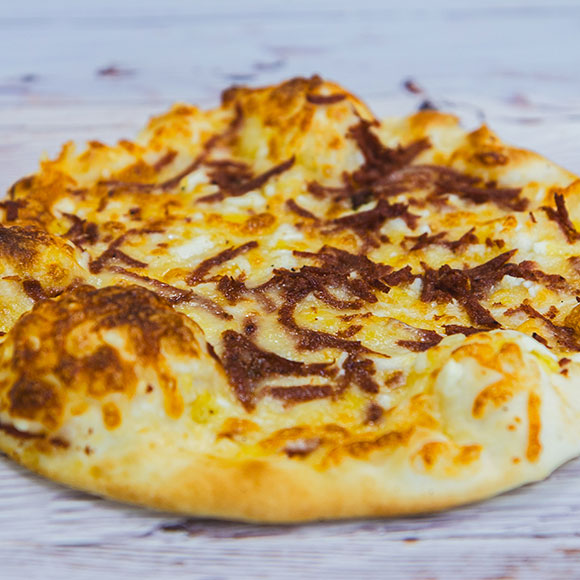 Cheese & Sujuk Manouche